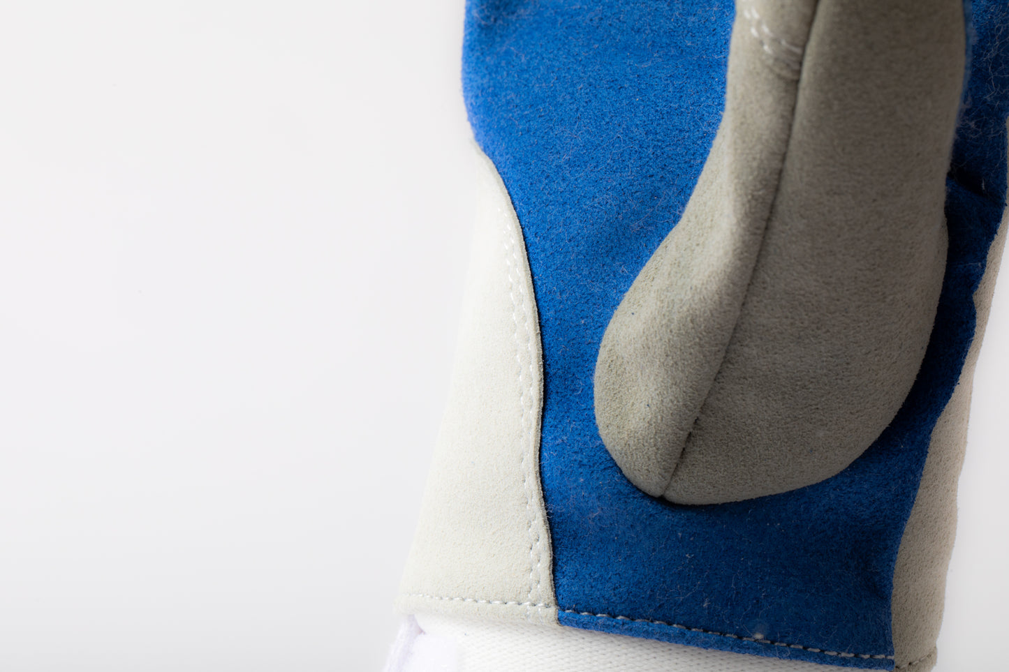 Easy alcantara glove