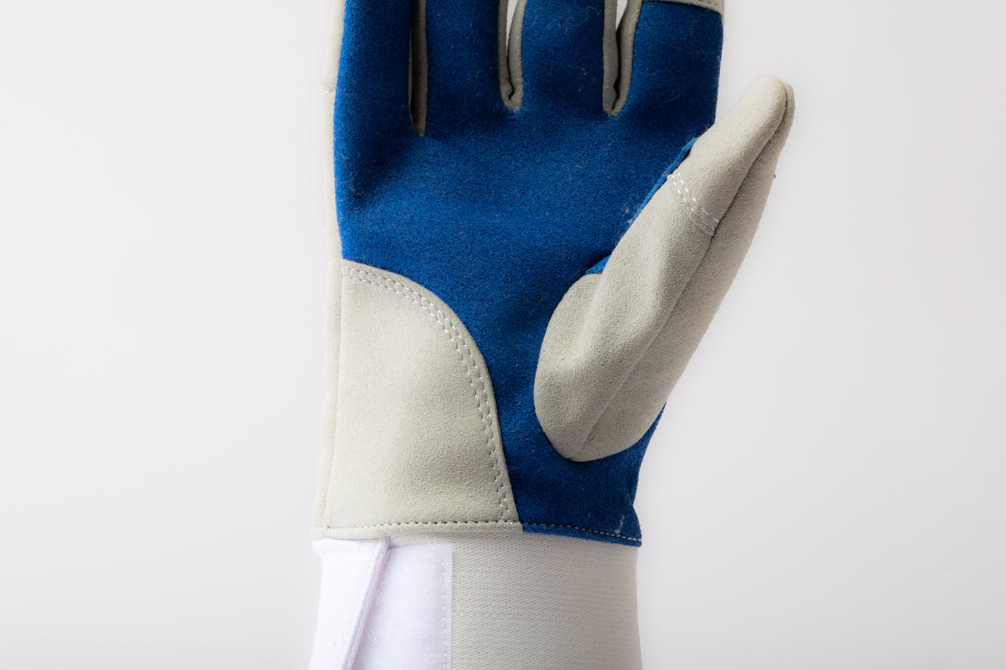 Easy alcantara glove