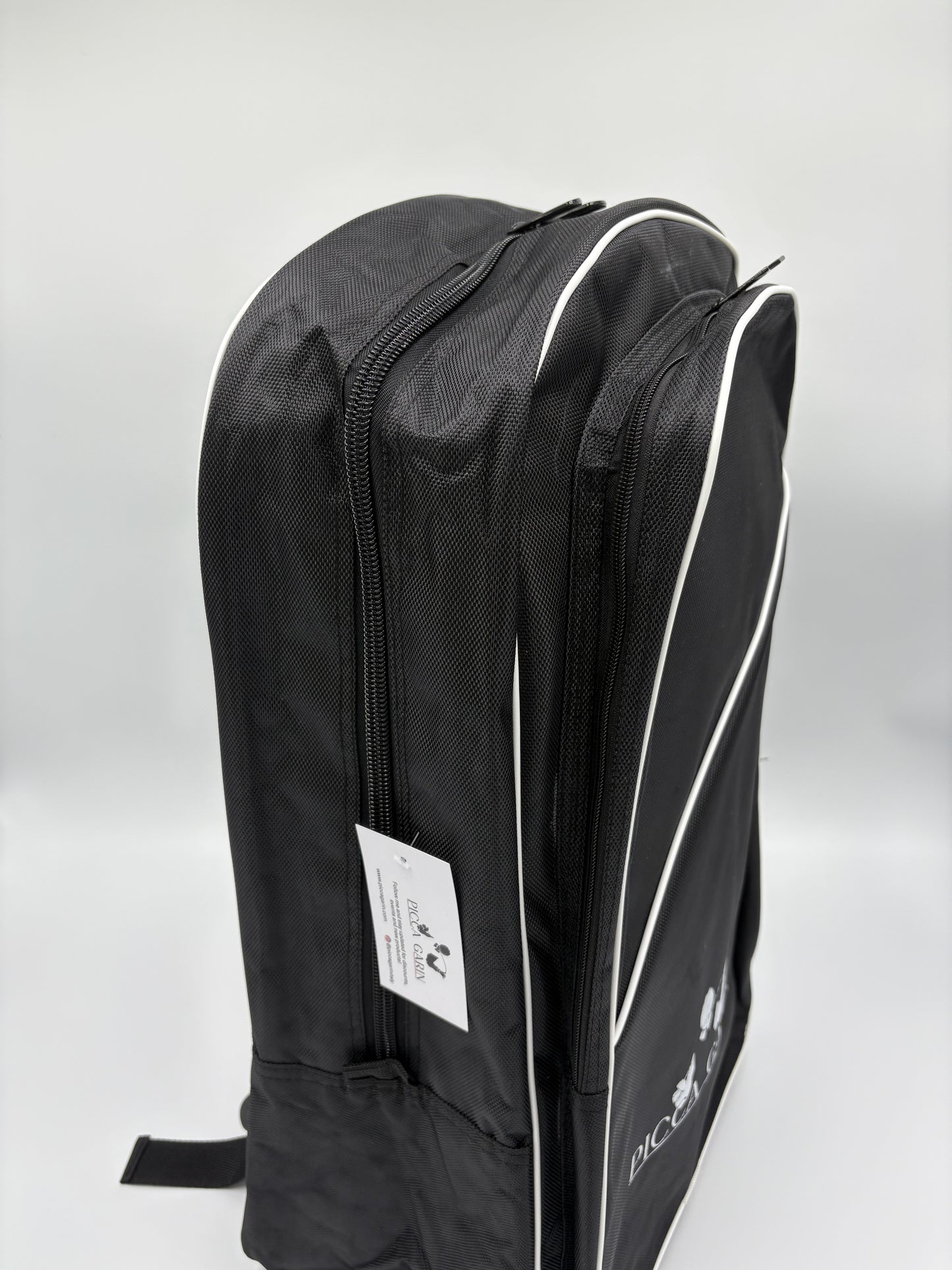 Single compartment wheeled bag