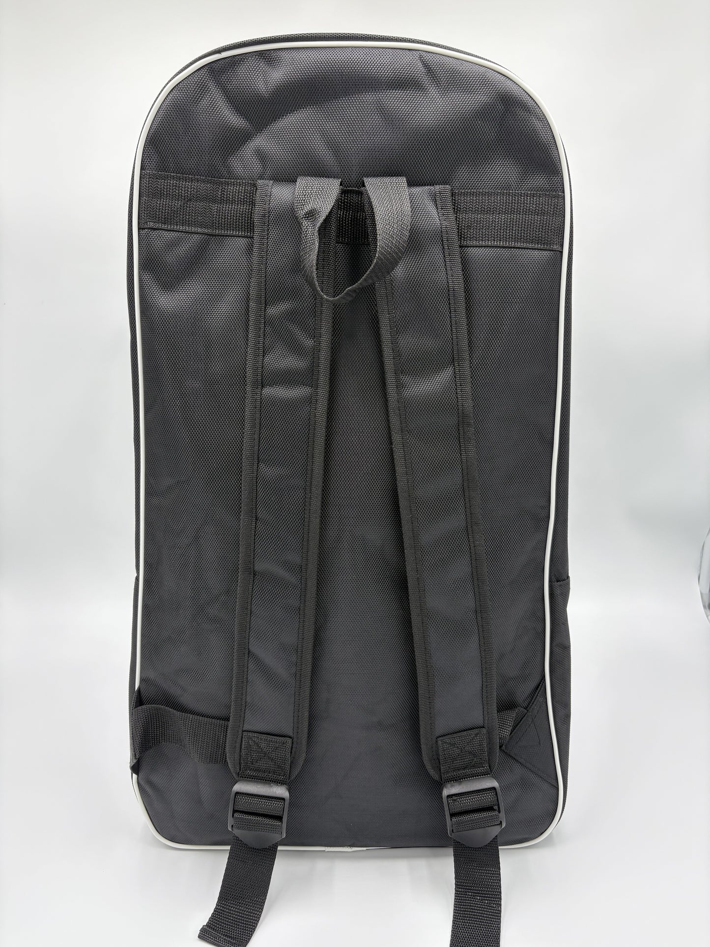 Single compartment wheeled bag